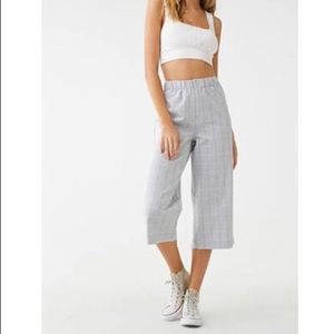 FOREVER 21 GRID PRINT ANKLE PANTS SIZE M